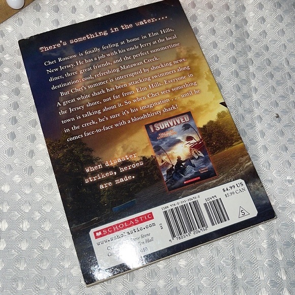 I Survived: The Shark Attacks of 1916 by Lauren Tarshis. - Picture 4 of 4